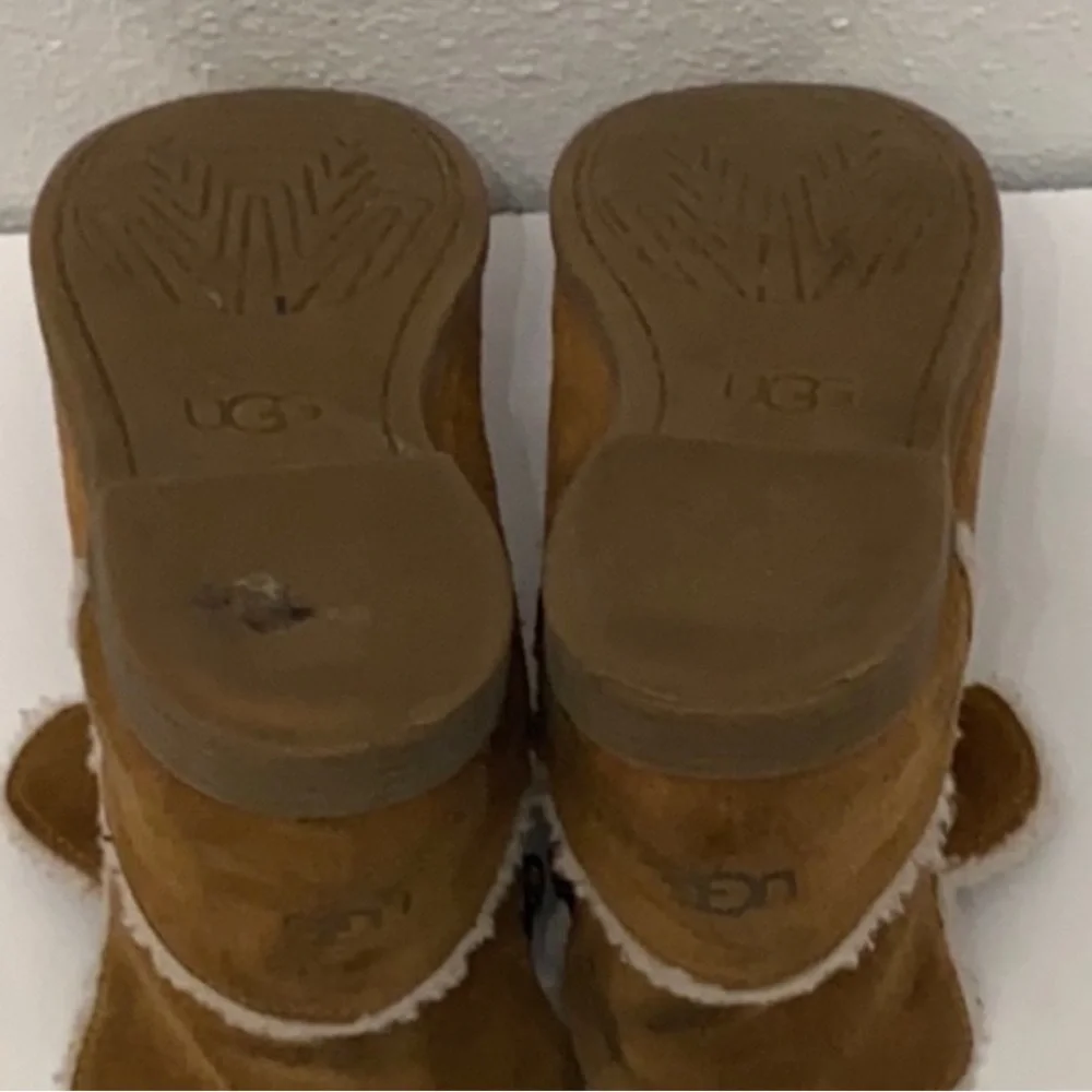 Authentic UGG designer little girls suede leather boots size 11